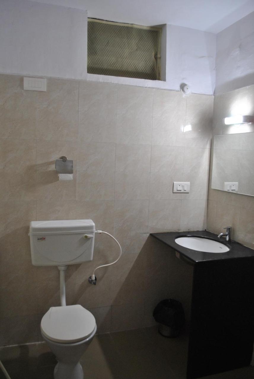 Daswal B&B Hotel Мадикери Экстерьер фото